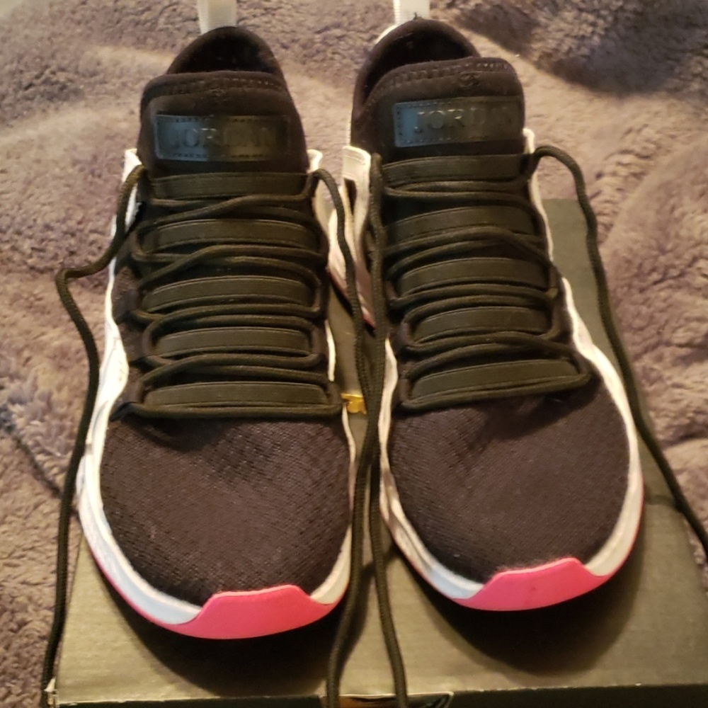 jordan - Picture 3 of 4